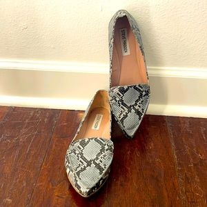 Steve Madden Feather Pointed Toe Loafer blue snake